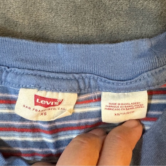 Levi's Women's Striped Tee in Purple and Blue

#1304 - Picture 5 of 6